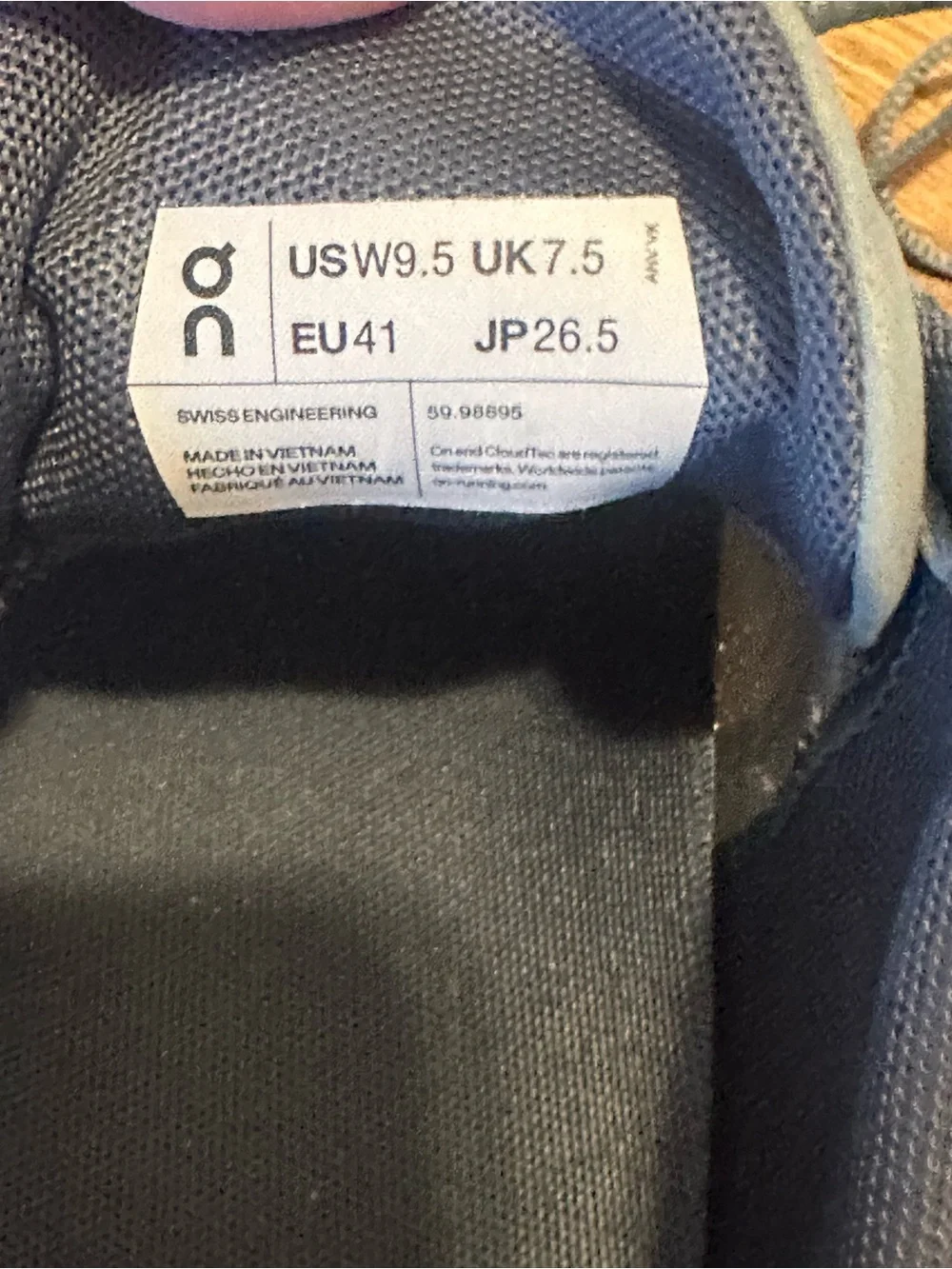 On Running Cloud 5 Women’s Running Shoes size 9.5